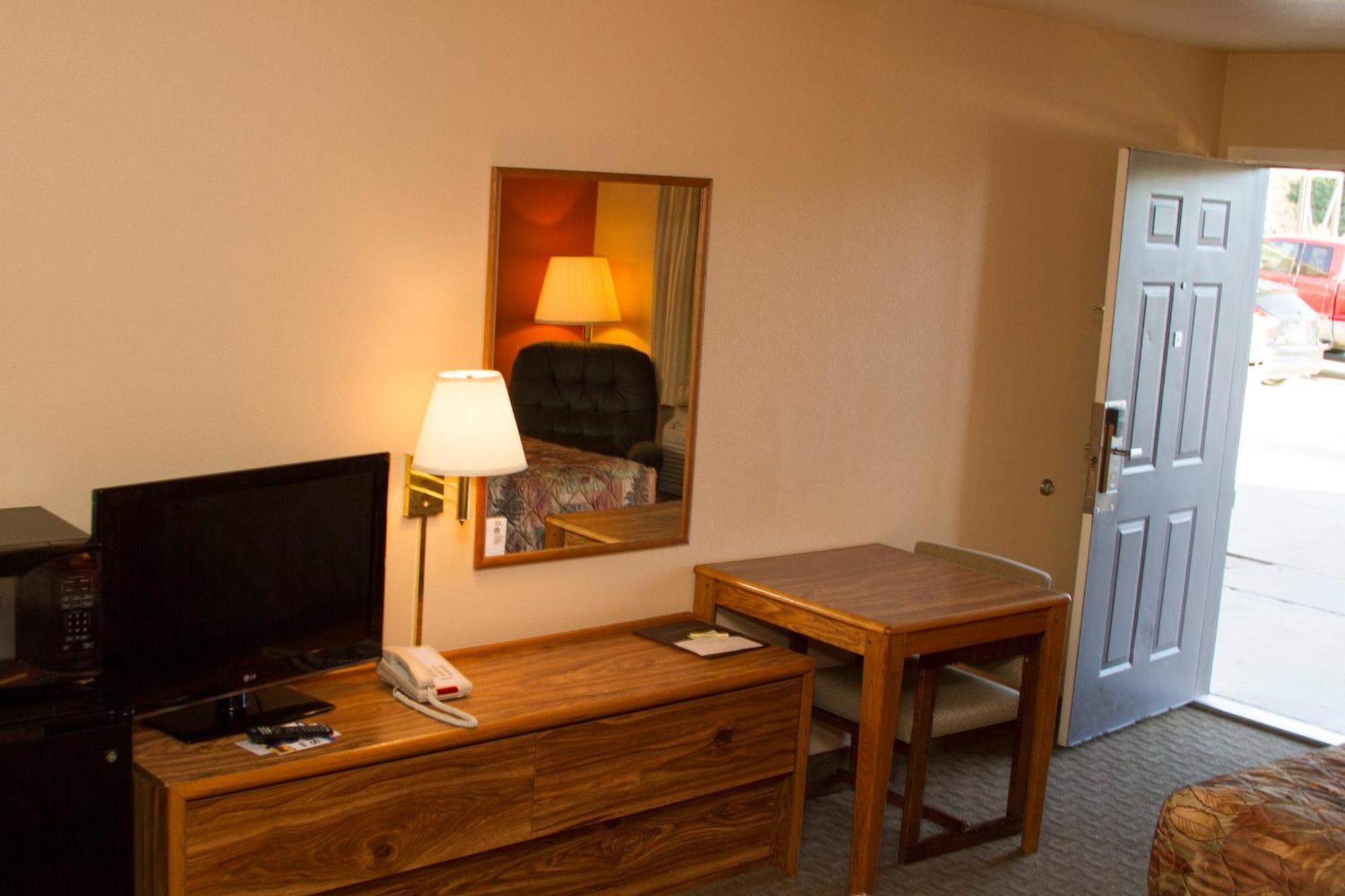 Cottonwood Inn & Suites Phillipsburg Quarto foto